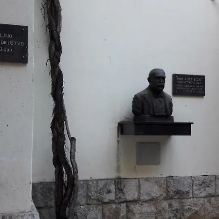 Valenti ベッド・アンド・ブレックファスト