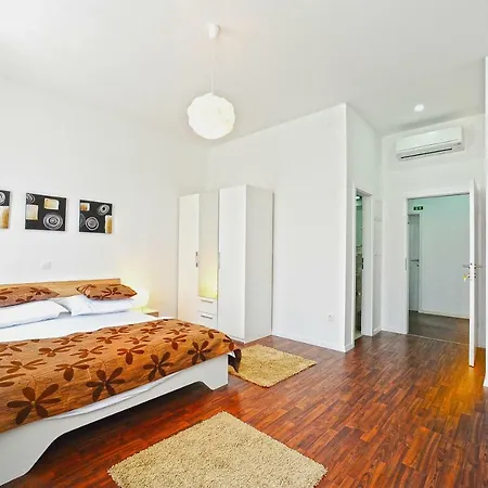 ベッド・アンド・ブレックファスト Valenti スプリト