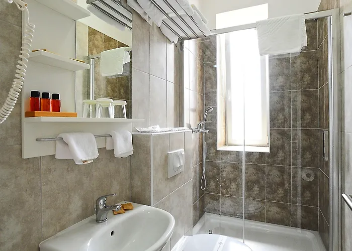 לינה וארוחת בוקר Valenti ספליט